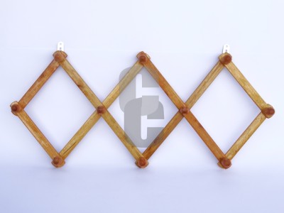 Закачалка дървена разтегателна